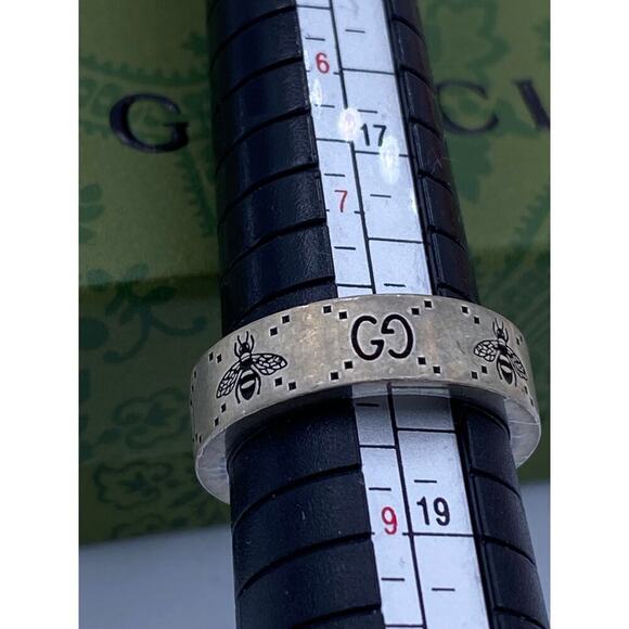 Authentic Gucci Sterling Silver Bee and GG Motif Ring - Size 8.5 - Picture 2 of 10